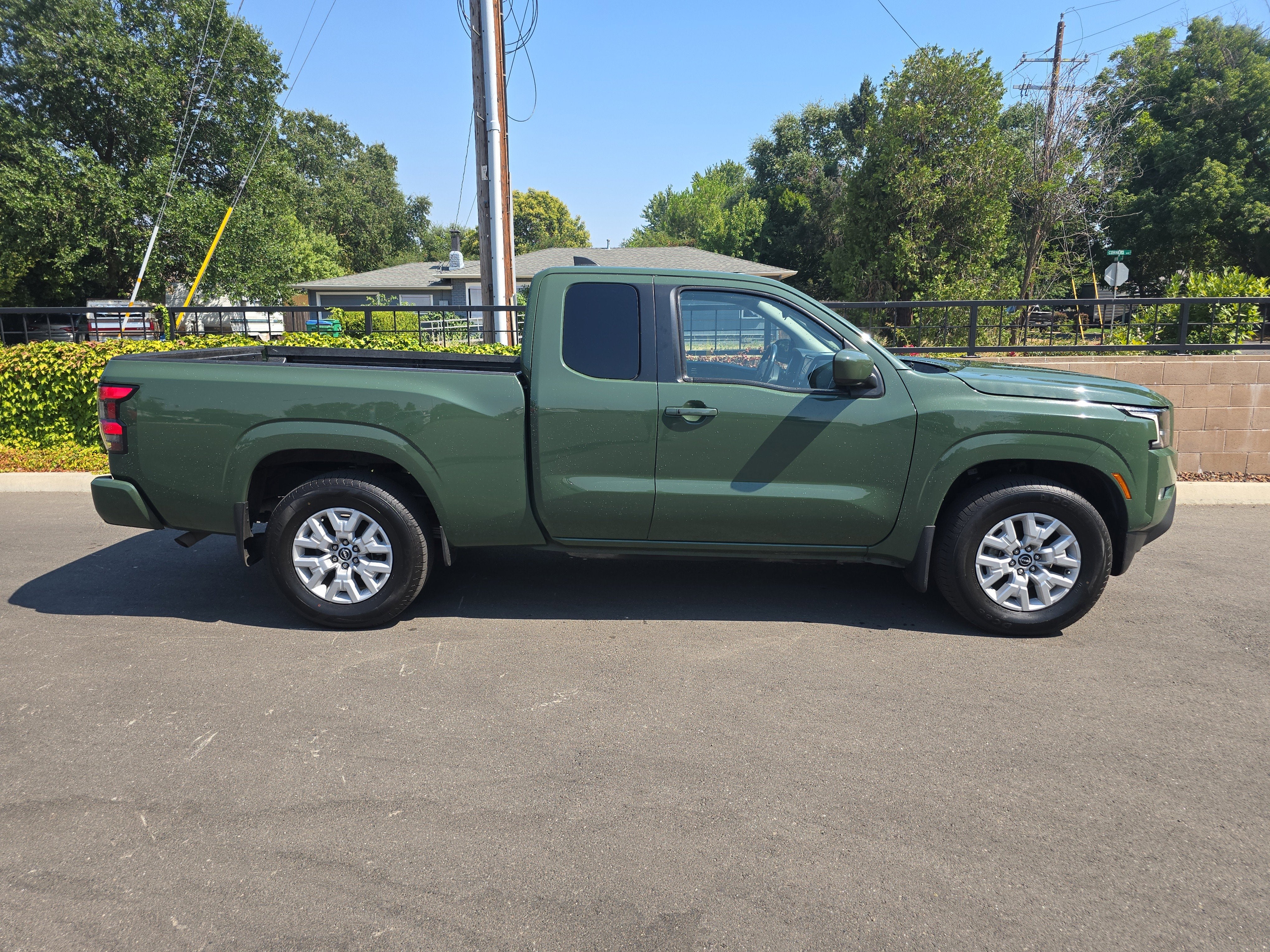 2022 Nissan Frontier SV