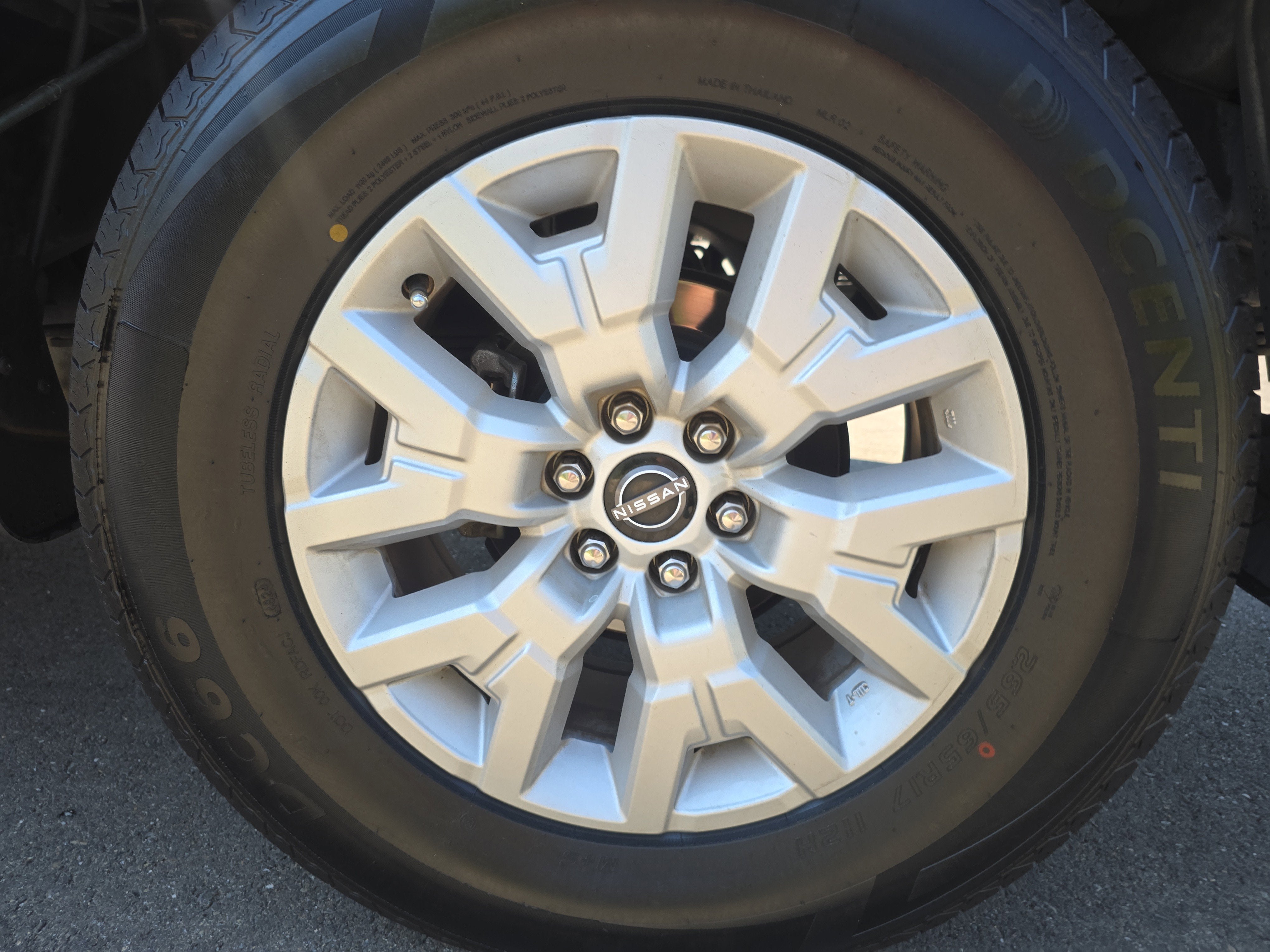 2022 Nissan Frontier SV