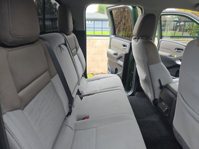 2022 Nissan Frontier SV