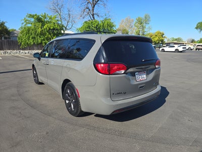 2020 Chrysler Pacifica Hybrid Red S