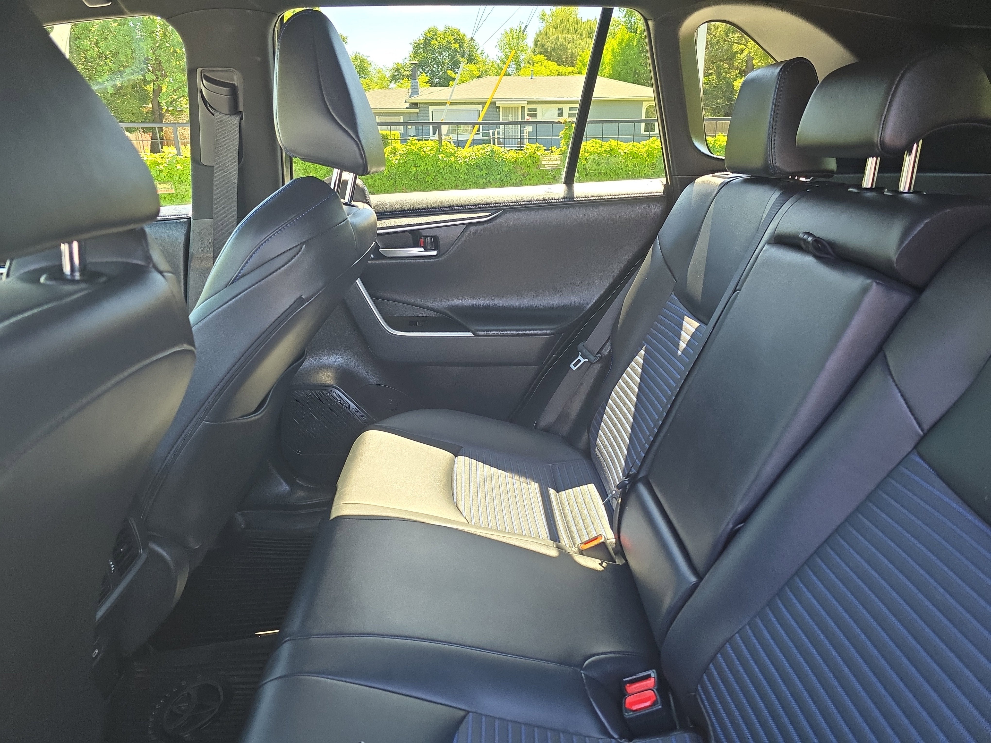 2025 Toyota RAV4 Hybrid XSE