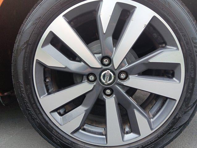 2020 Nissan Versa SR