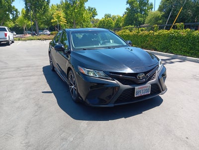 2018 Toyota Camry SE