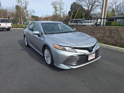 2020 Toyota Camry Hybrid XLE