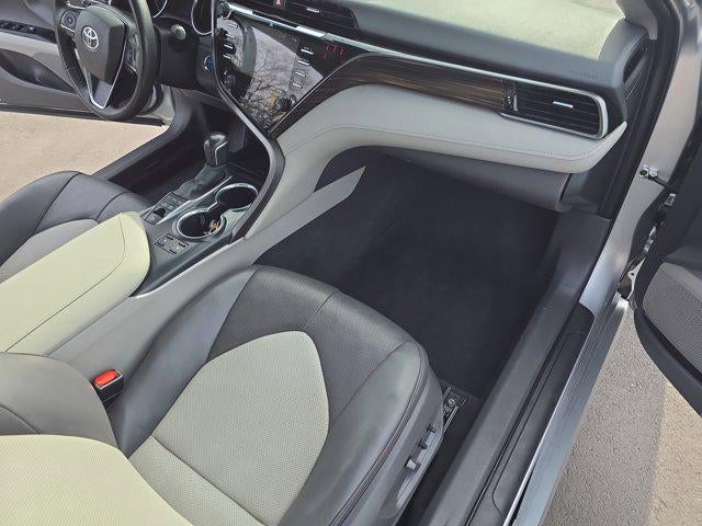 2020 Toyota Camry Hybrid XLE