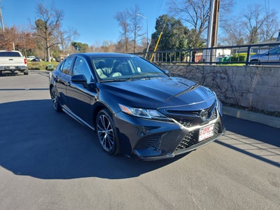 2020 Toyota Camry SE