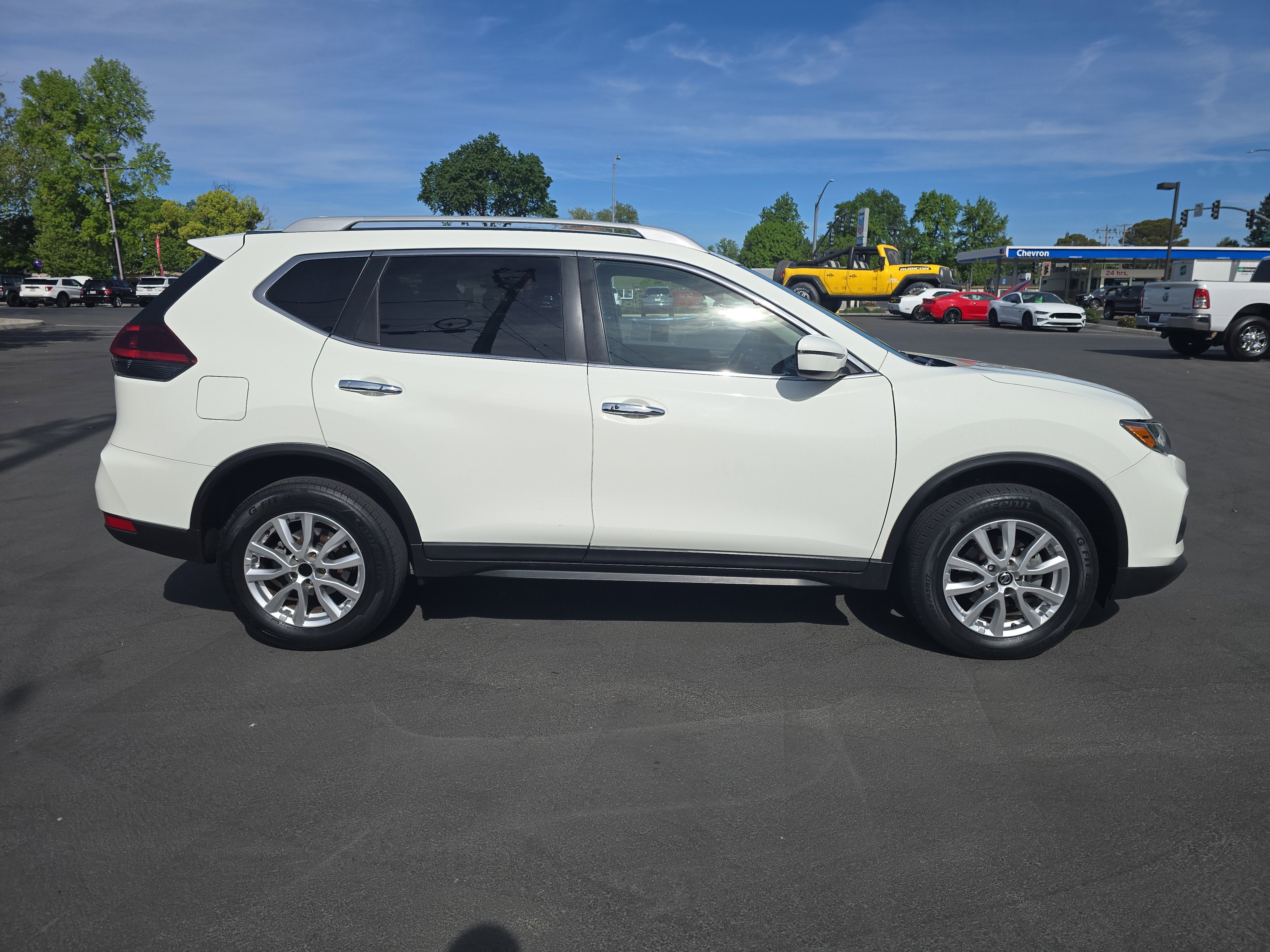 2020 Nissan Rogue SV