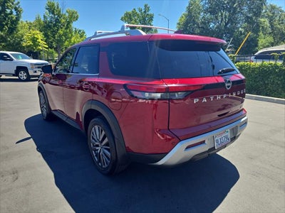 2024 Nissan Pathfinder SL