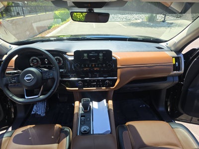 2023 Nissan Pathfinder Platinum