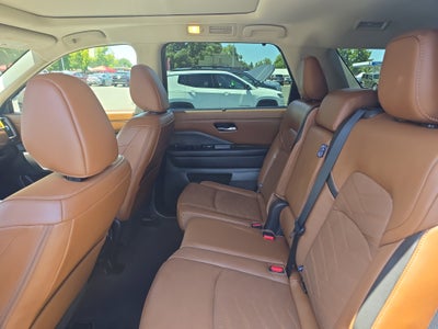 2023 Nissan Pathfinder Platinum