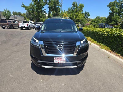 2023 Nissan Pathfinder Platinum