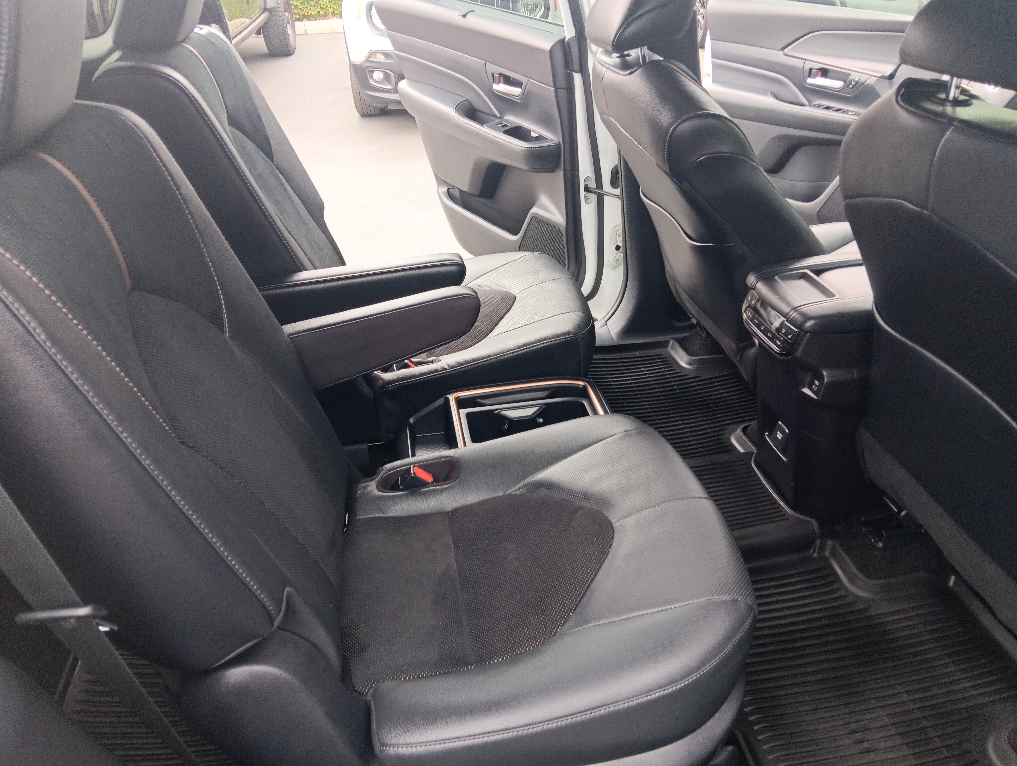 2025 Toyota Grand Highlander Hybrid MAX Platinum