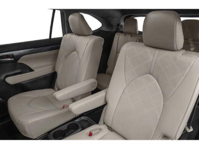 2021 Toyota Highlander Hybrid Platinum