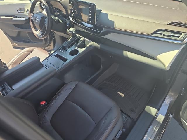 2022 Toyota Sienna Platinum