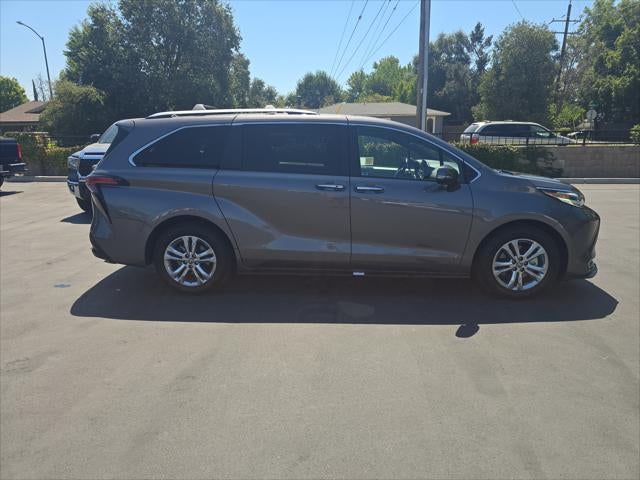 2022 Toyota Sienna Platinum