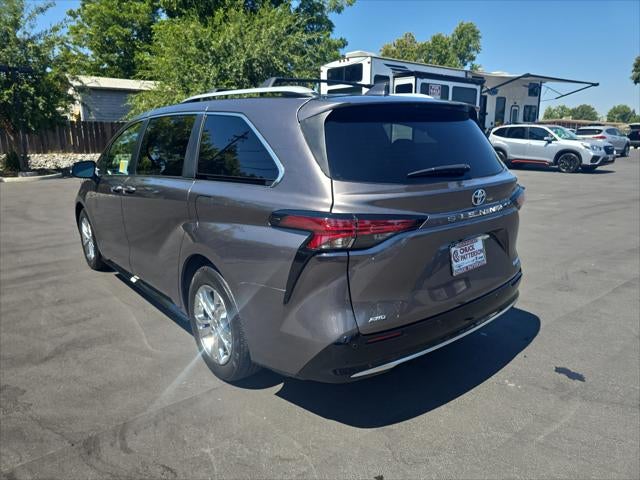 2022 Toyota Sienna Platinum