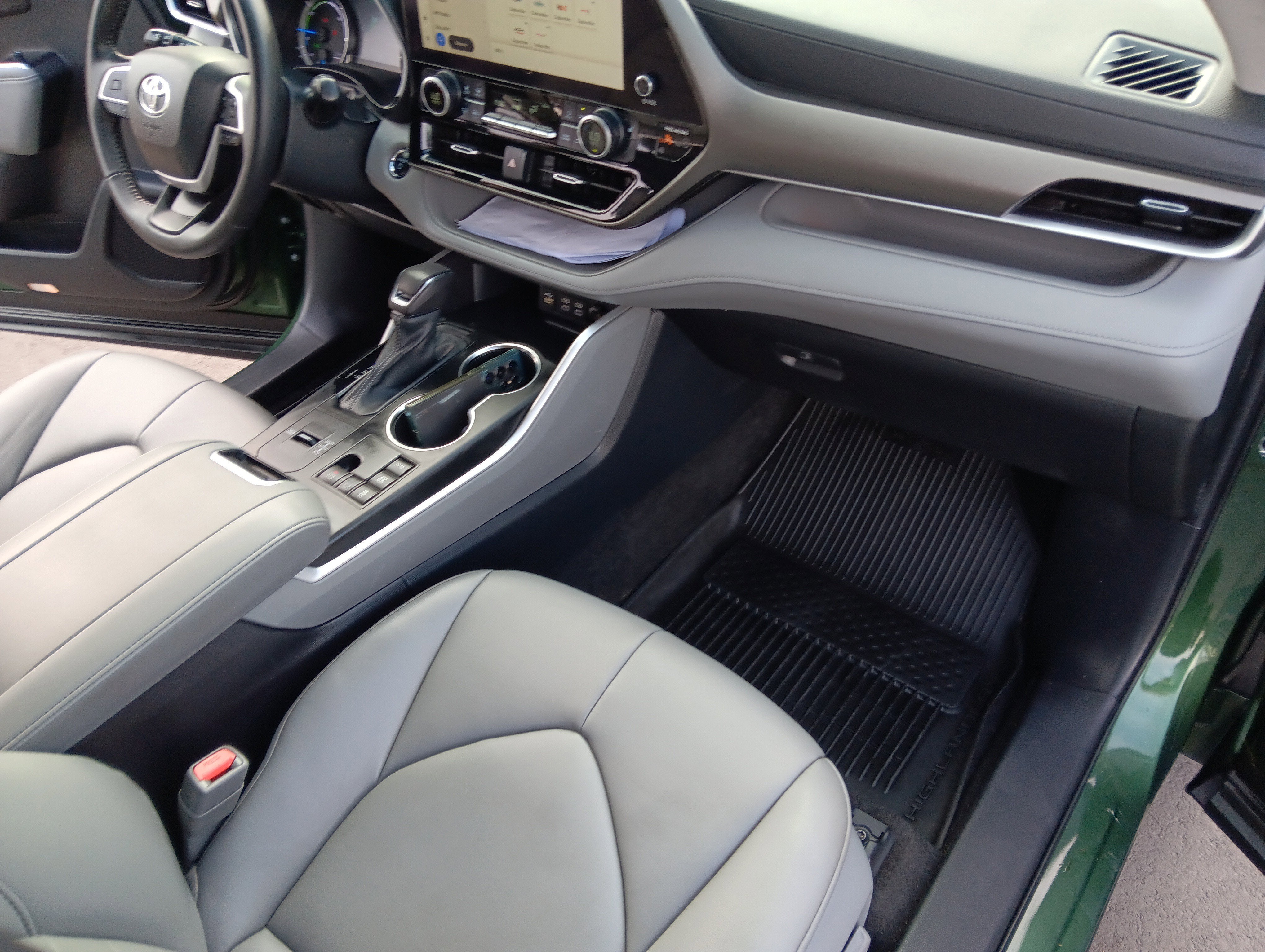 2023 Toyota Highlander Hybrid XLE