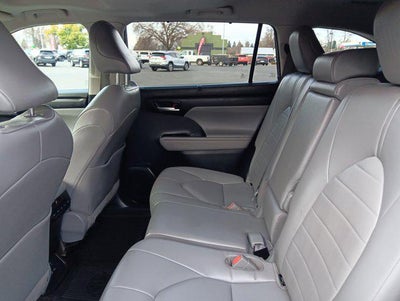 2023 Toyota Highlander Hybrid XLE