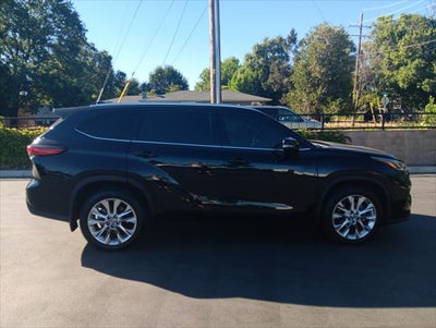 2023 Toyota Highlander LE