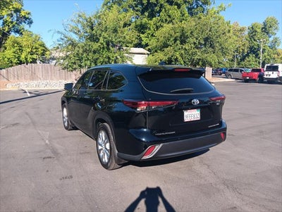 2023 Toyota Highlander LE