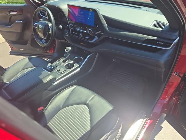 2026 Toyota Highlander XSE - Photo 23