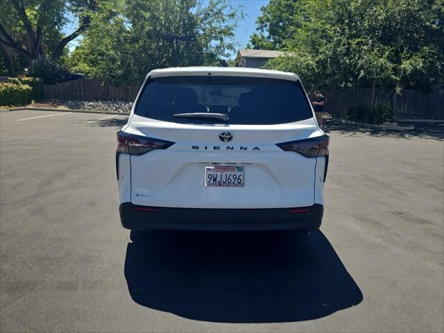 2026 Toyota Sienna LE