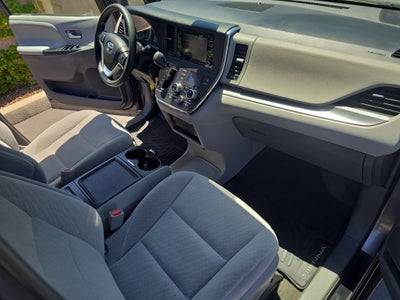 2019 Toyota Sienna LE