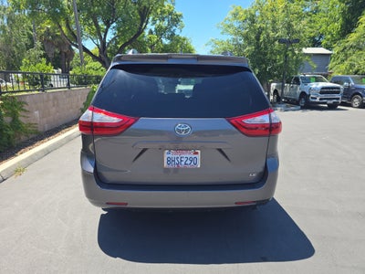 2019 Toyota Sienna LE