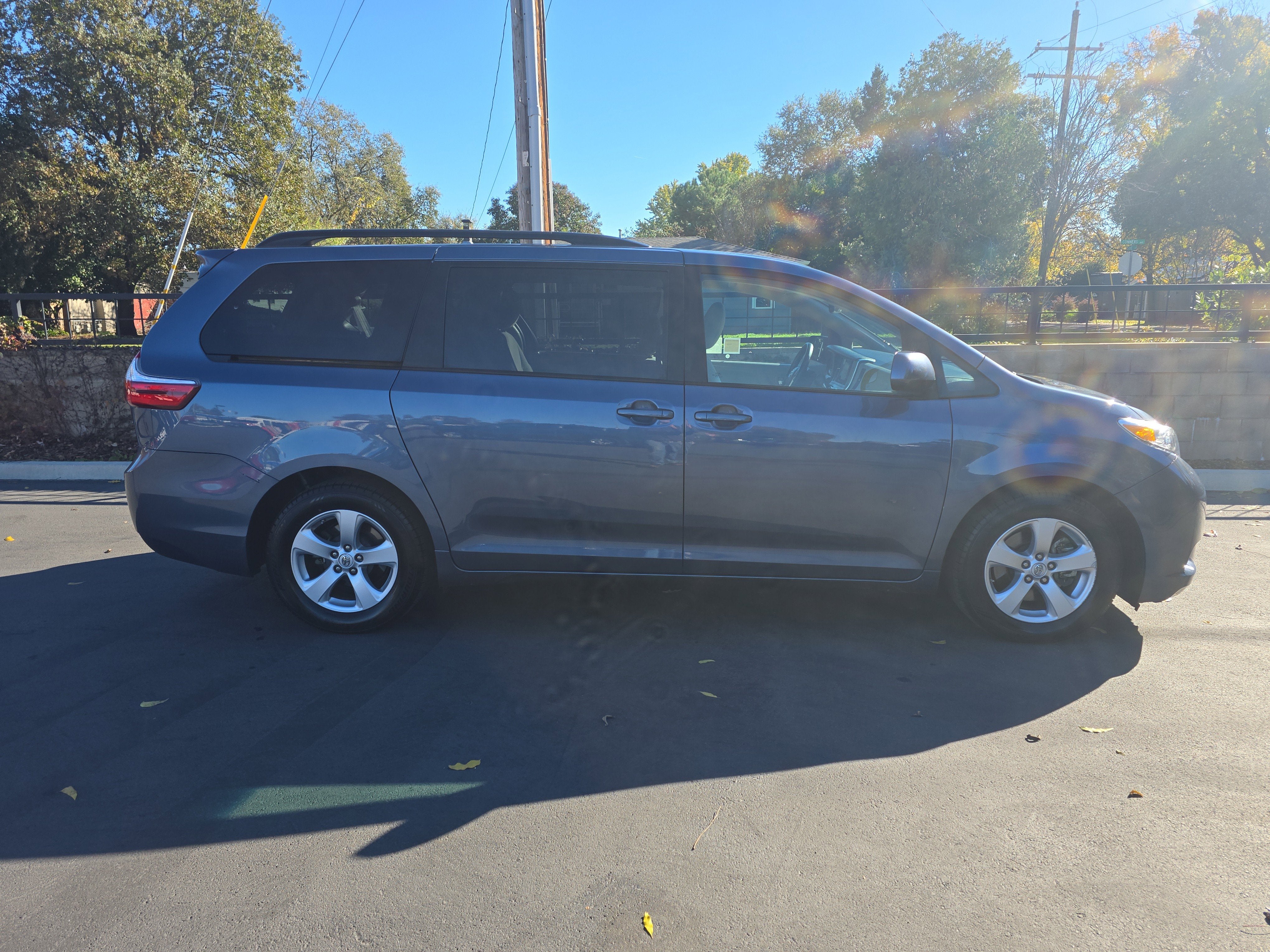2017 Toyota Sienna LE Auto Access Seat
