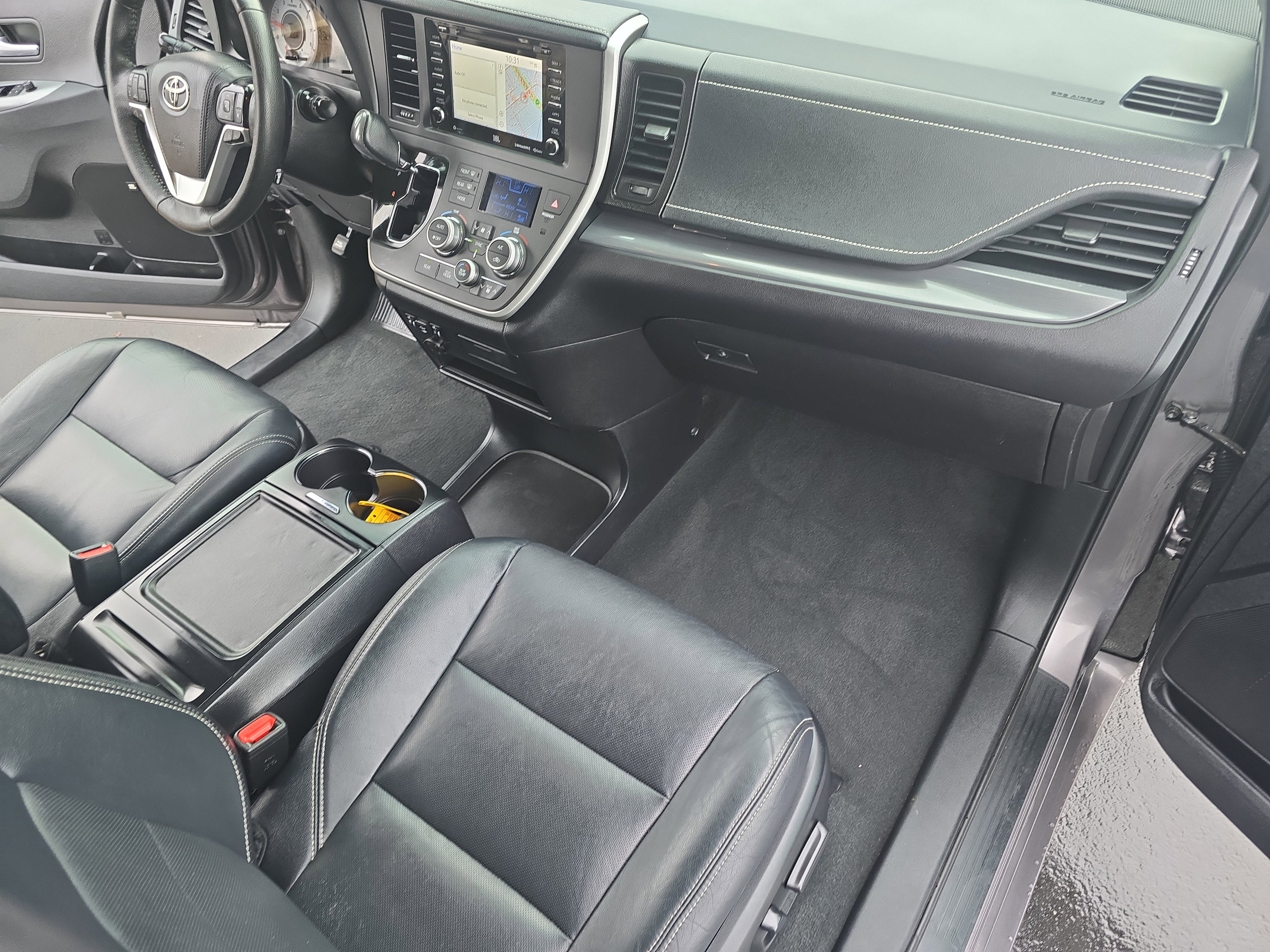 2020 Toyota Sienna SE