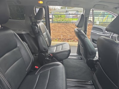 2020 Toyota Sienna SE