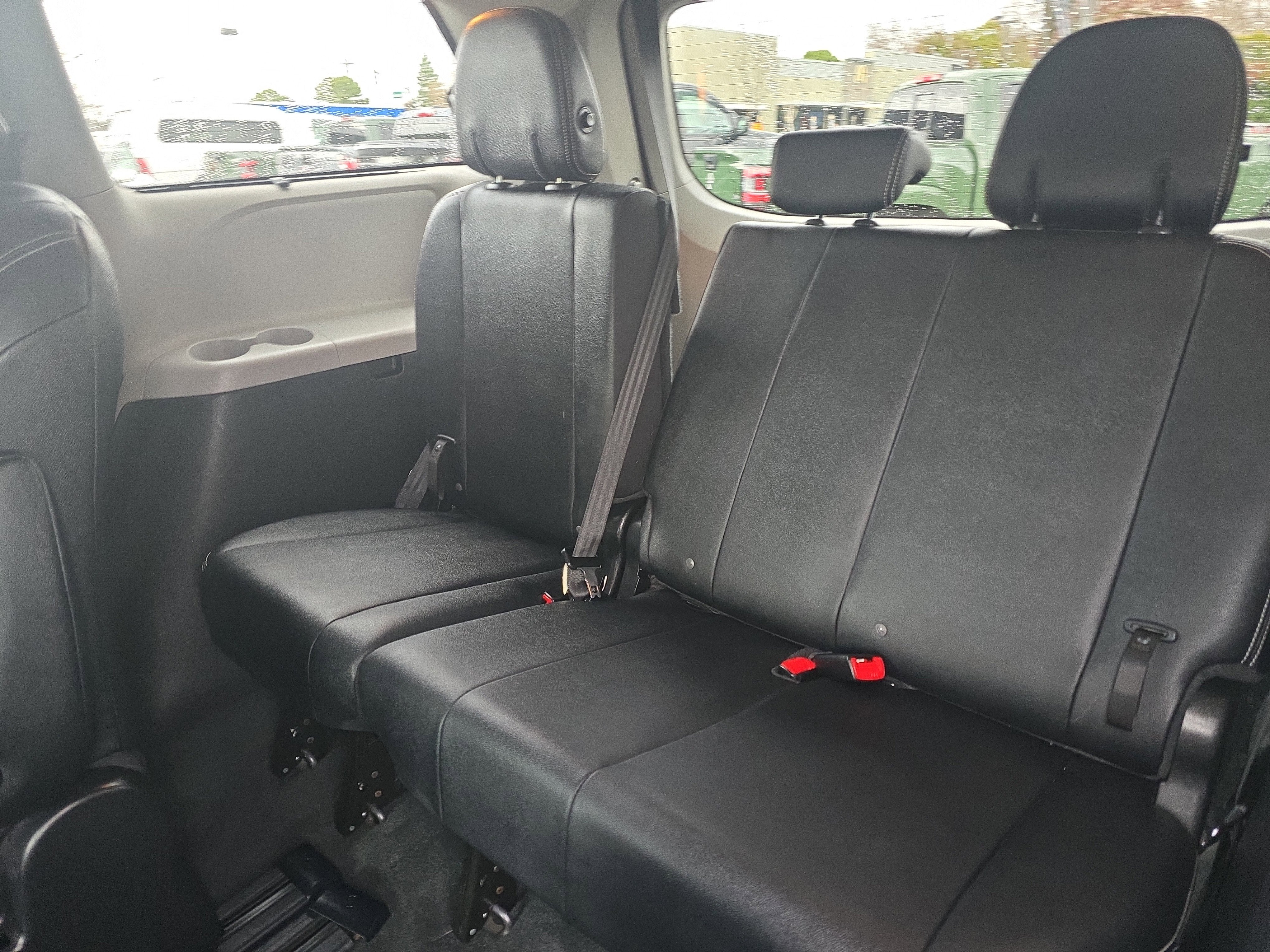 2020 Toyota Sienna SE