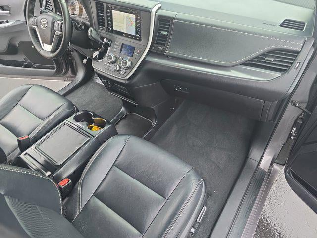 2020 Toyota Sienna SE