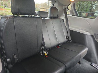 2020 Toyota Sienna SE