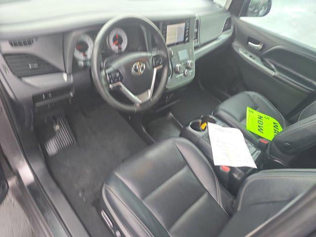 2020 Toyota Sienna SE