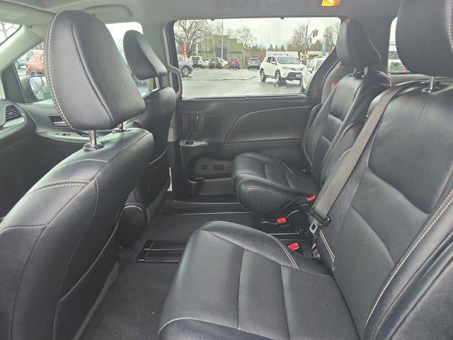 2020 Toyota Sienna SE