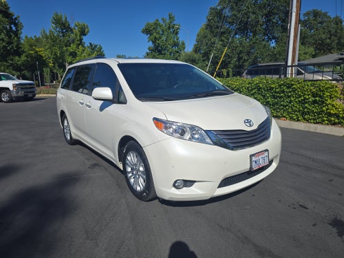 2016 Toyota Sienna XLE
