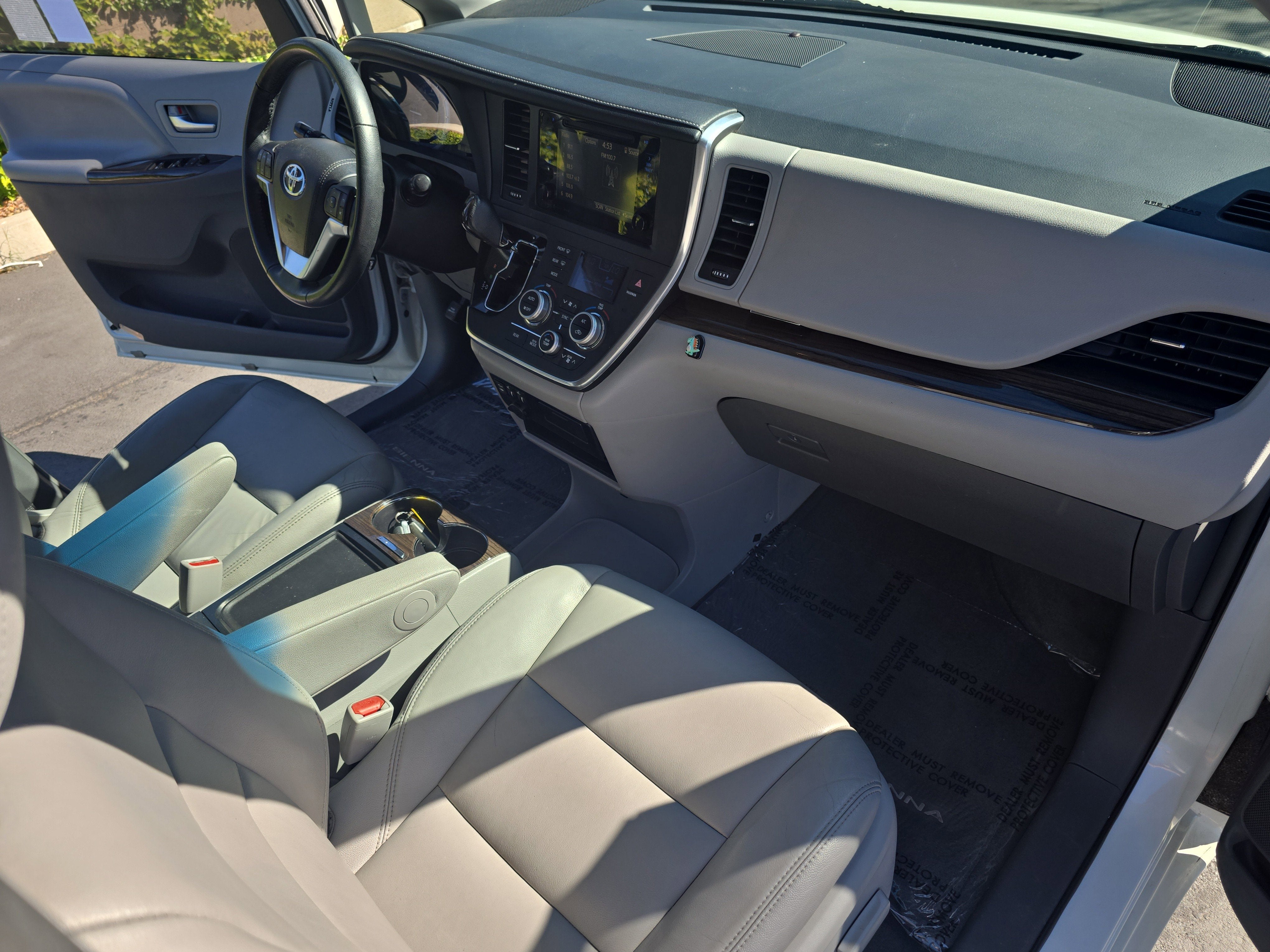 2016 Toyota Sienna XLE