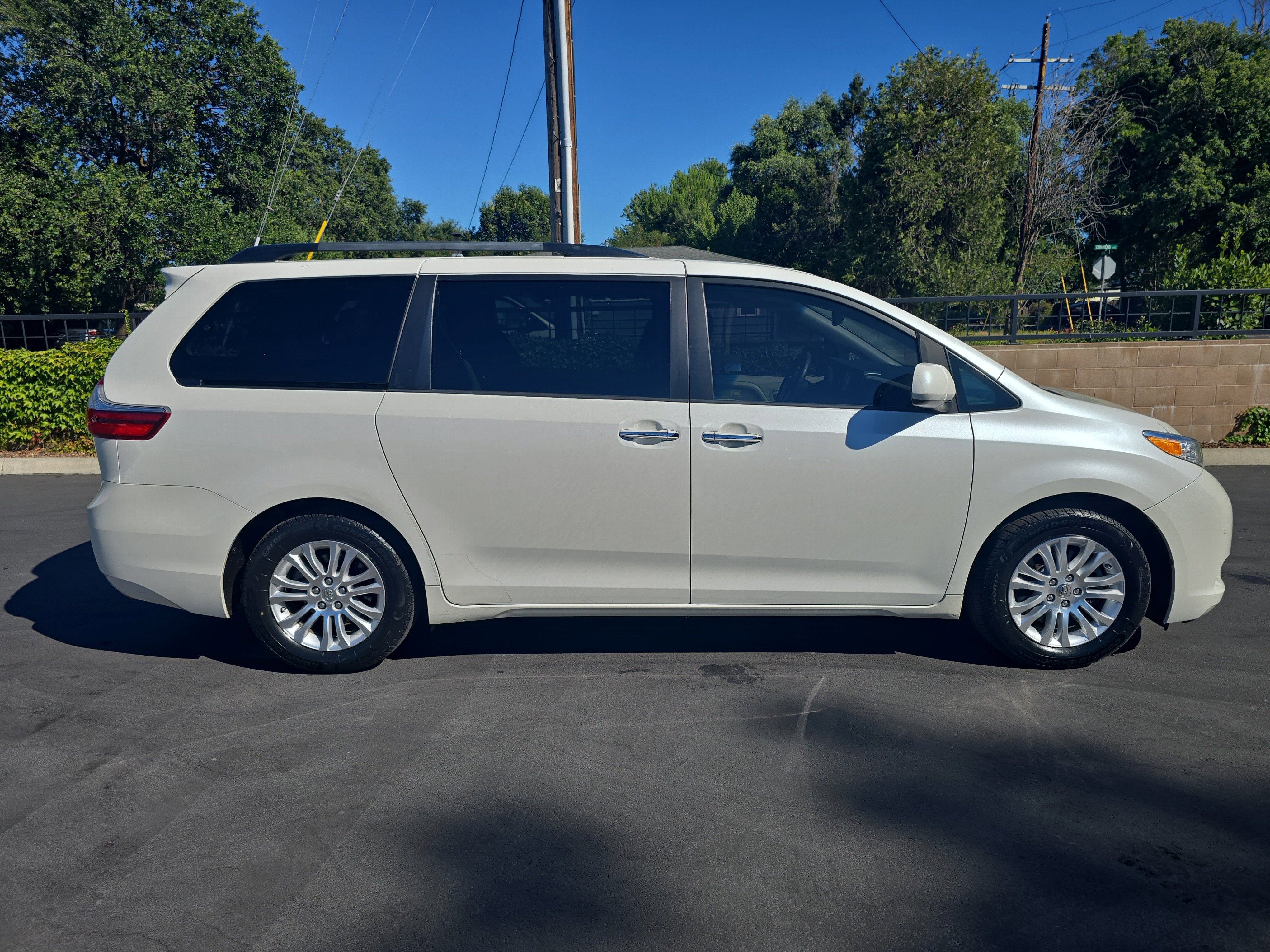 2016 Toyota Sienna XLE