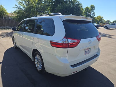 2016 Toyota Sienna XLE