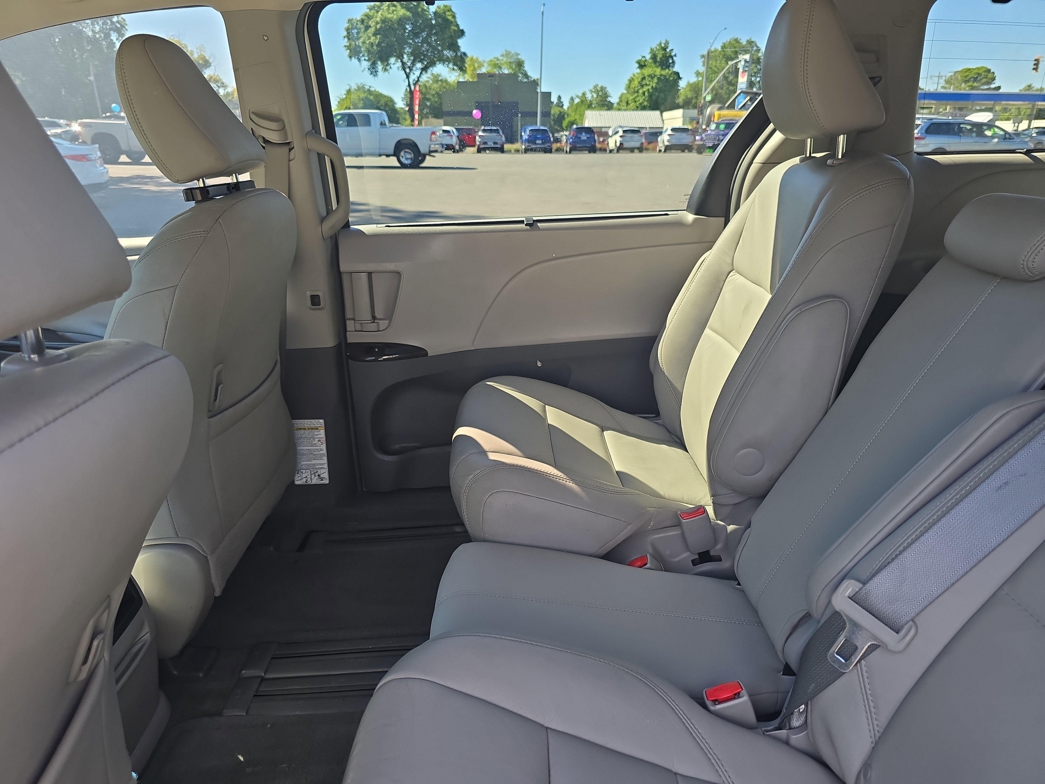 2016 Toyota Sienna XLE