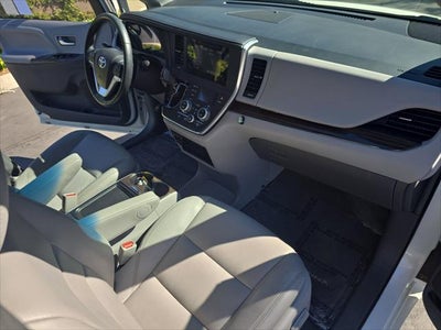 2016 Toyota Sienna XLE