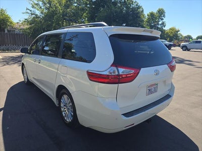 2016 Toyota Sienna XLE