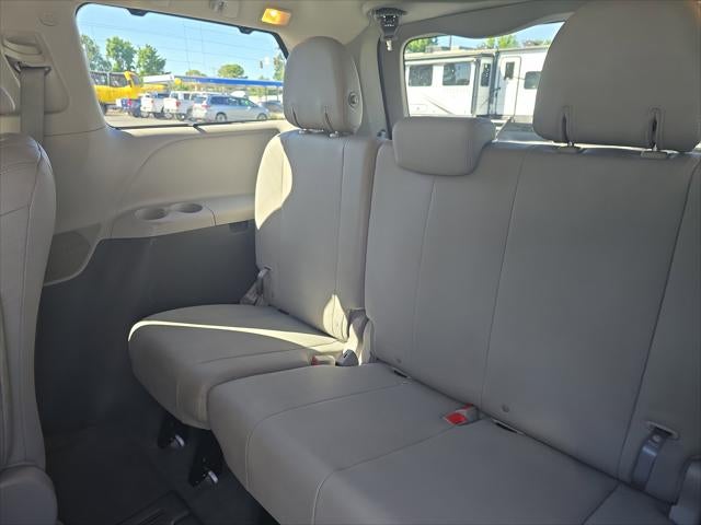 2016 Toyota Sienna XLE