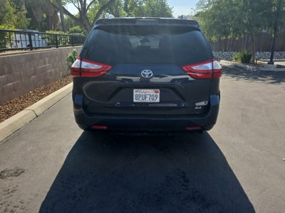 2019 Toyota Sienna XLE
