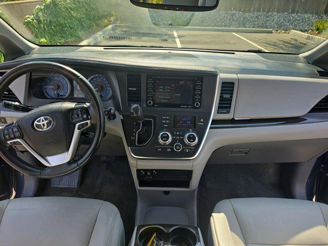 2019 Toyota Sienna XLE