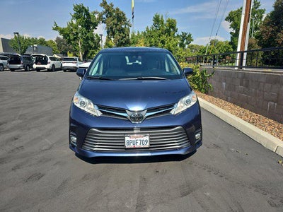 2019 Toyota Sienna XLE