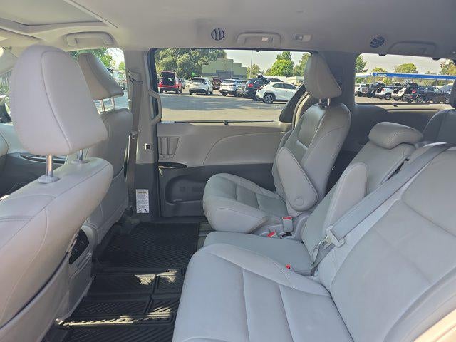2019 Toyota Sienna XLE