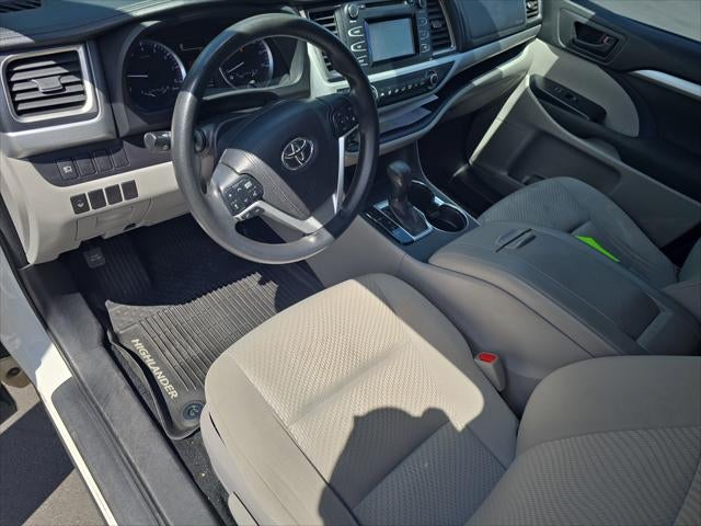 2017 Toyota Highlander LE