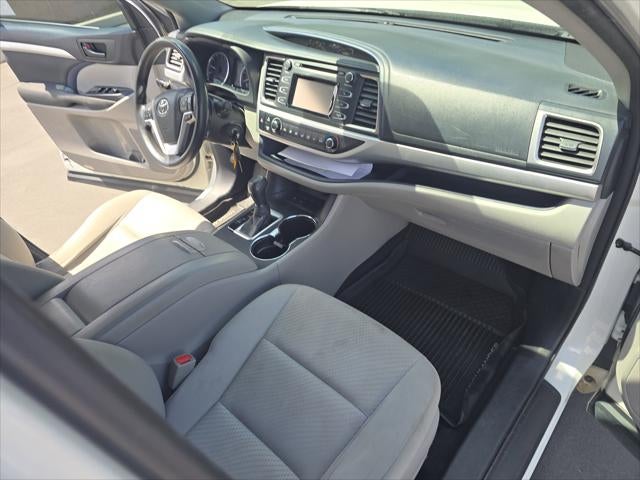2017 Toyota Highlander LE
